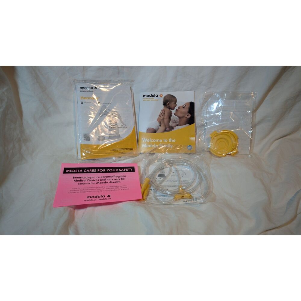 Medela Pump In Style and Harmony Manual Pump Breast Pump Set with Travel Bag